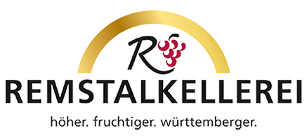 Runder Bogen mit Traubenmotiv und stilisiertem "R" über "Remstalkellerei".