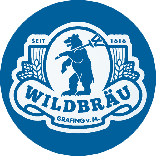 Ein blaues Logo mit einem aufrechten Bären mit Dreizack und Schriftzug "Wildbräu".